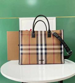 Picture of Burberry Lady Handbags _SKUfw132570251fw
